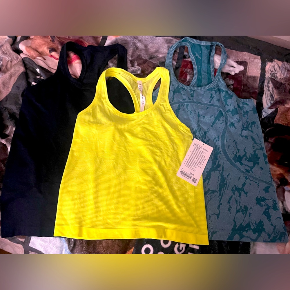 Lululemon swiftly tank bundle size 6